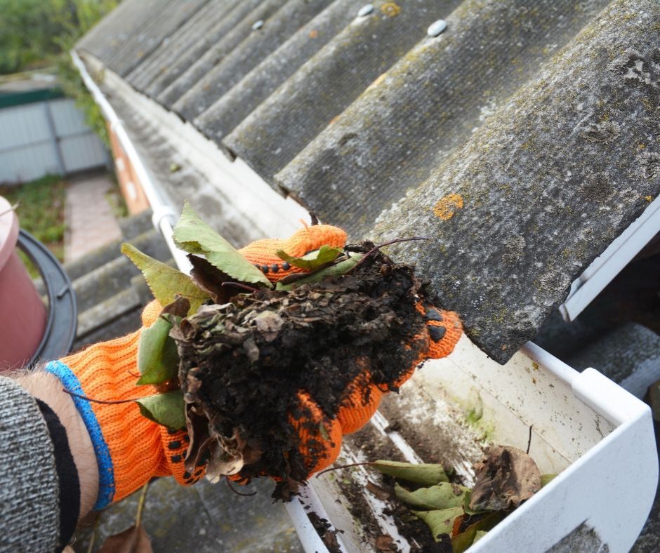 Gutter cleaning in Frankston villa